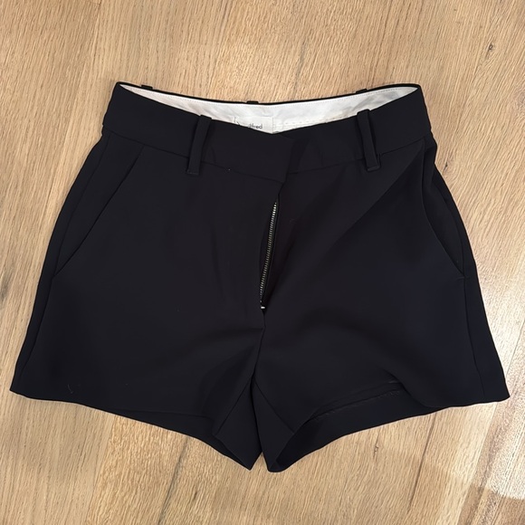 Aritzia Wilfred Anthem Short - Picture 3 of 4